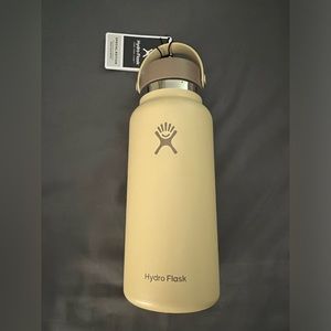 Limited Edition Whole Foods Exclusive “Beech” color Hydro Flask 32oz.